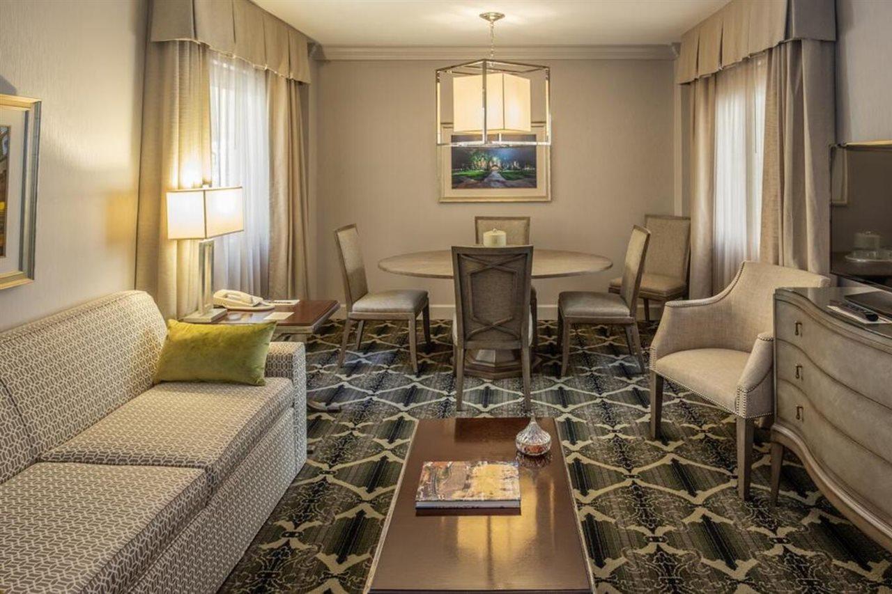 Bell Tower Hotel Ан Арбър Екстериор снимка