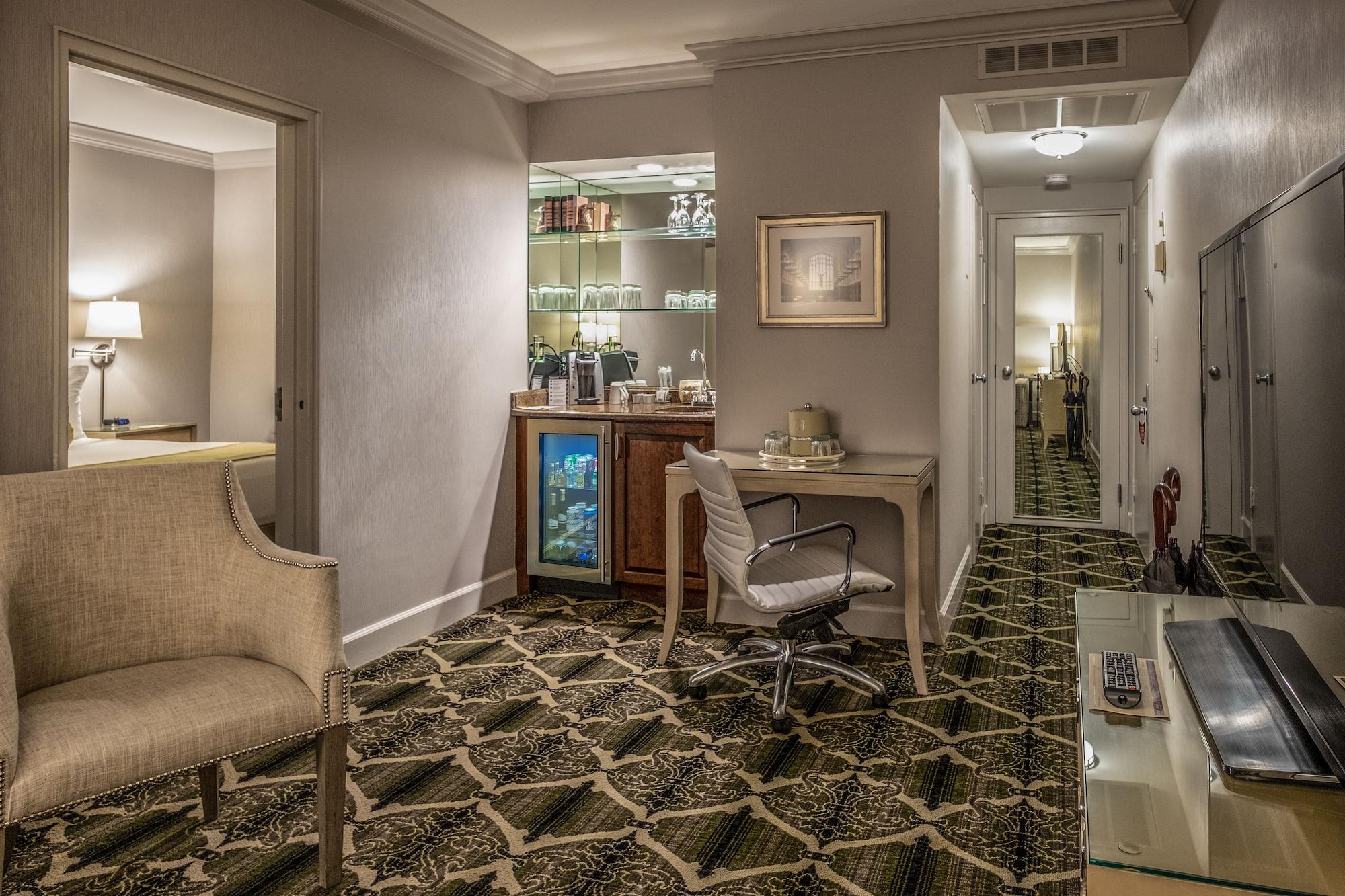 Bell Tower Hotel Ан Арбър Екстериор снимка